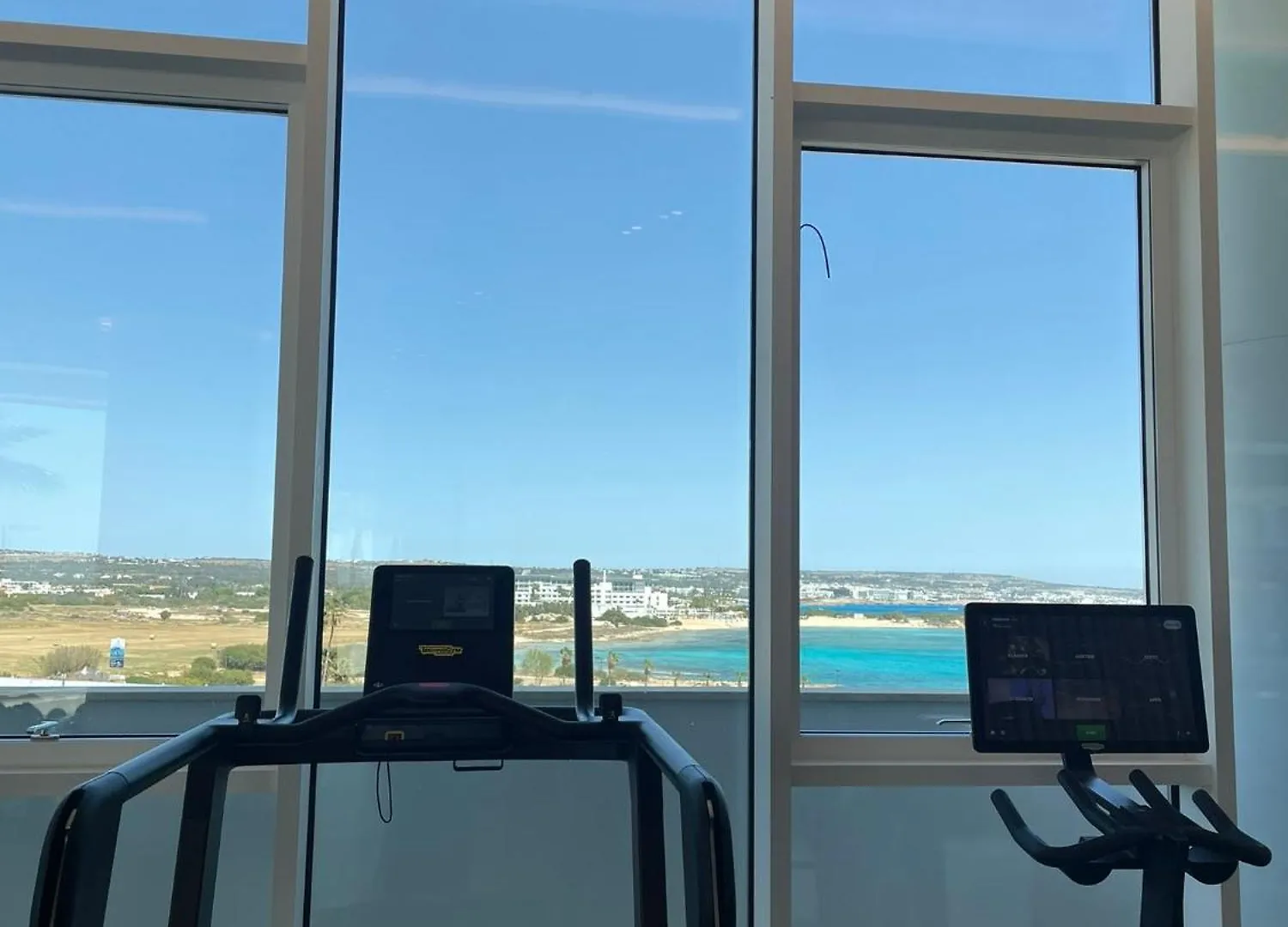 Ayia Napa Marina Exclusive Apartment アヤナパ
